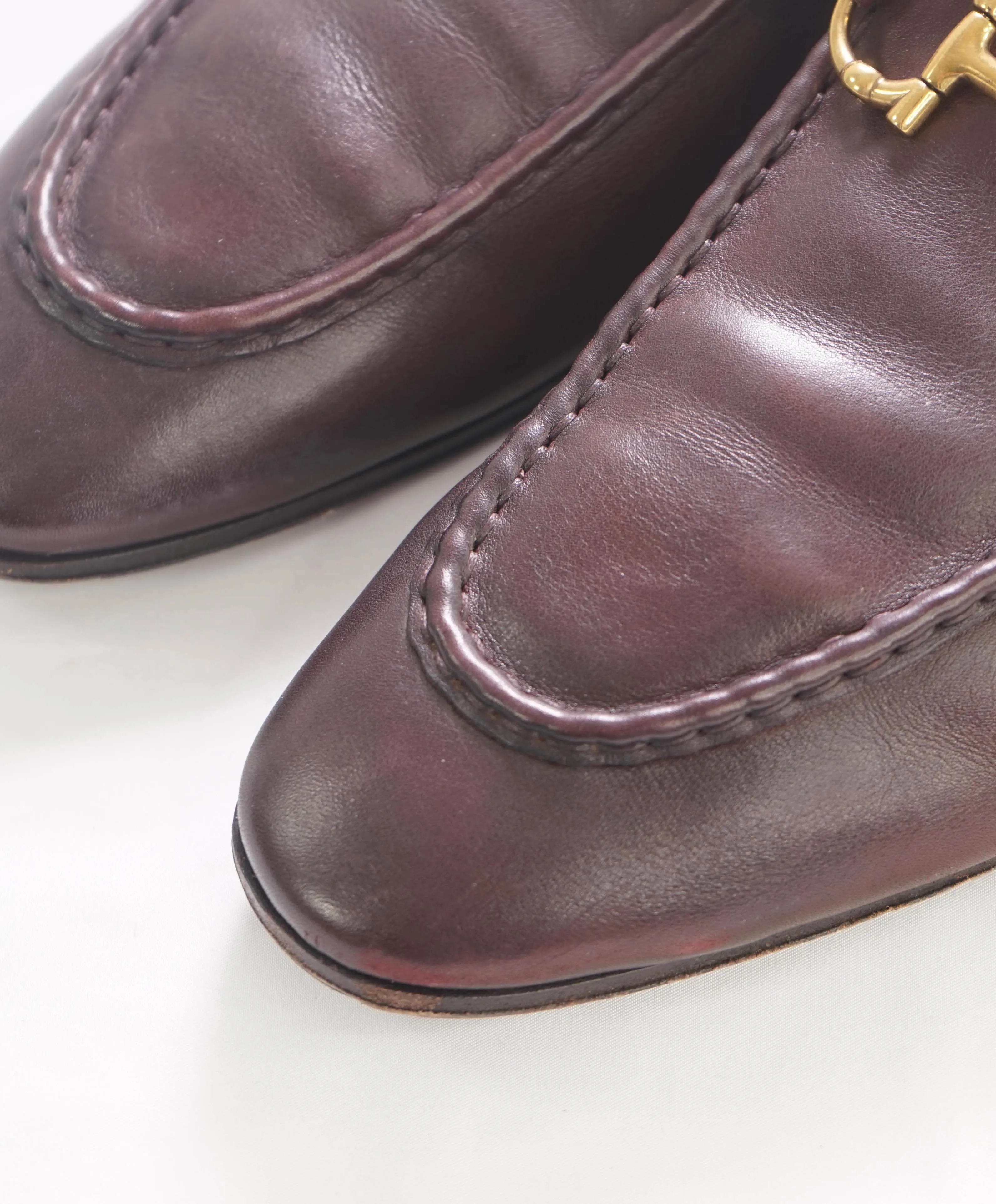 $850 SALVATORE FERRAGAMO - Burgundy/Gold Gancini Bit Loafer - 12 E US