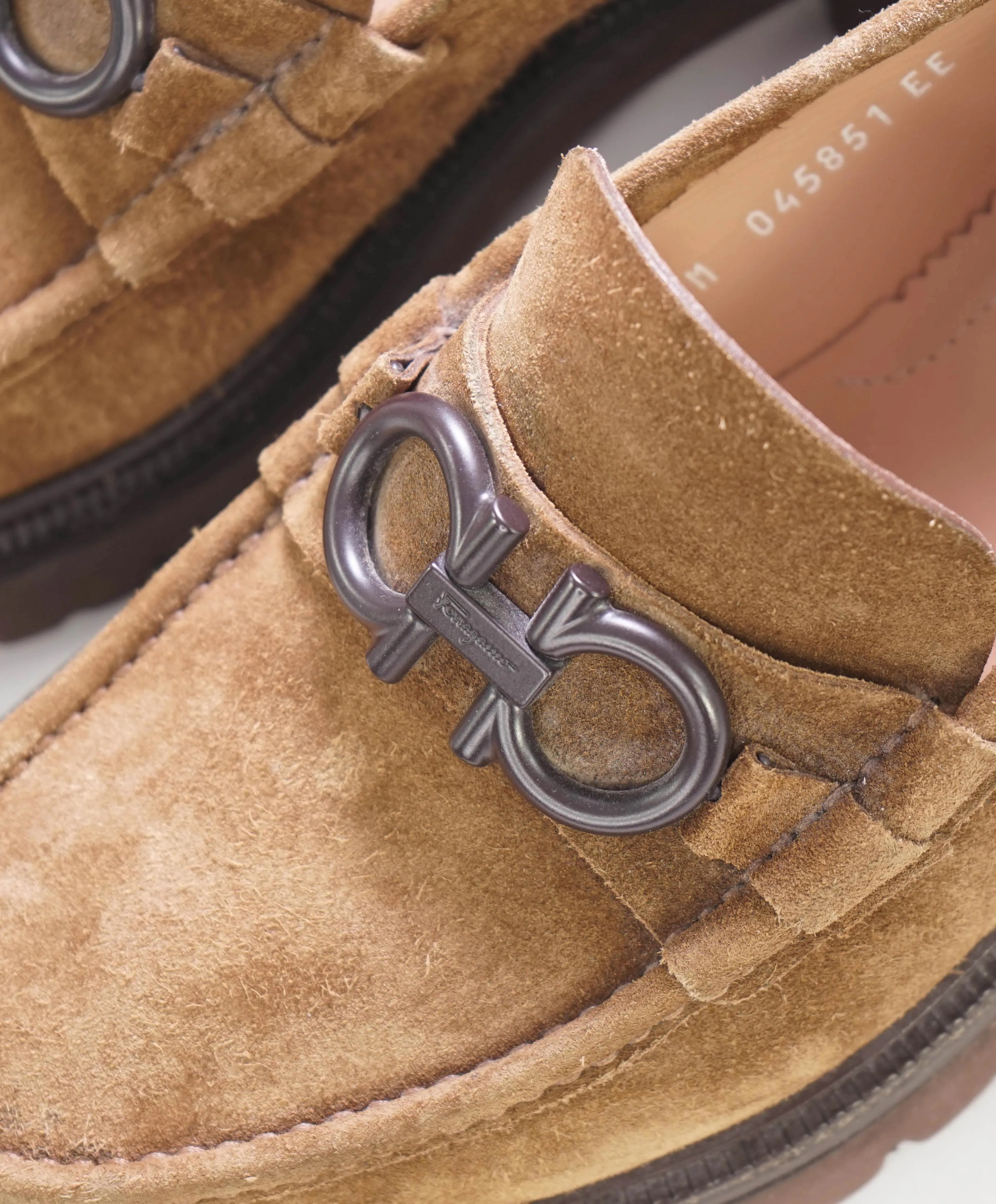 $930 SALVATORE FERRAGAMO - *BLEEKER* Brown Suede Lug Sole Loafer - 9 US