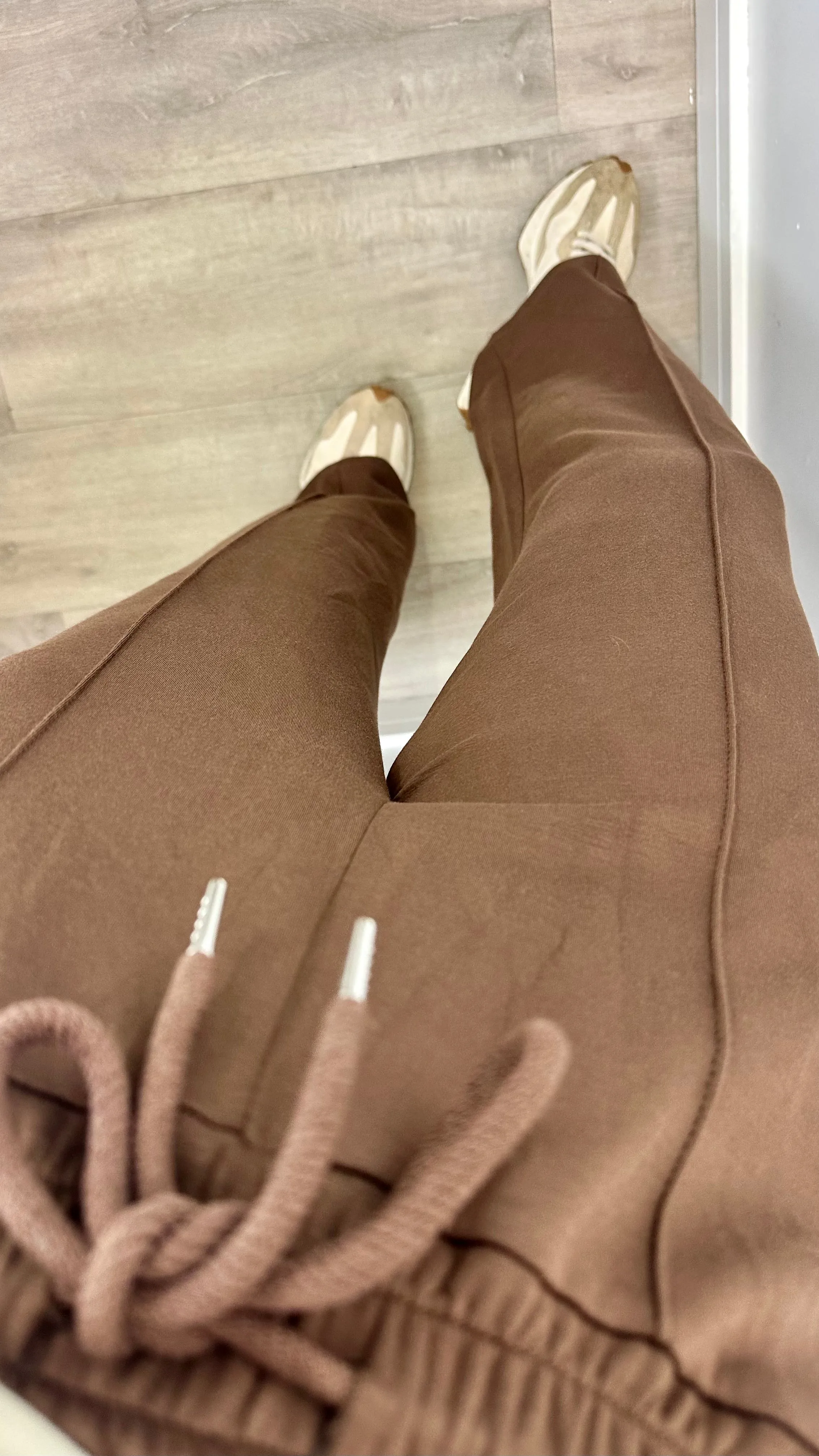 BROWN STRAIGHT LEG TROUSERS