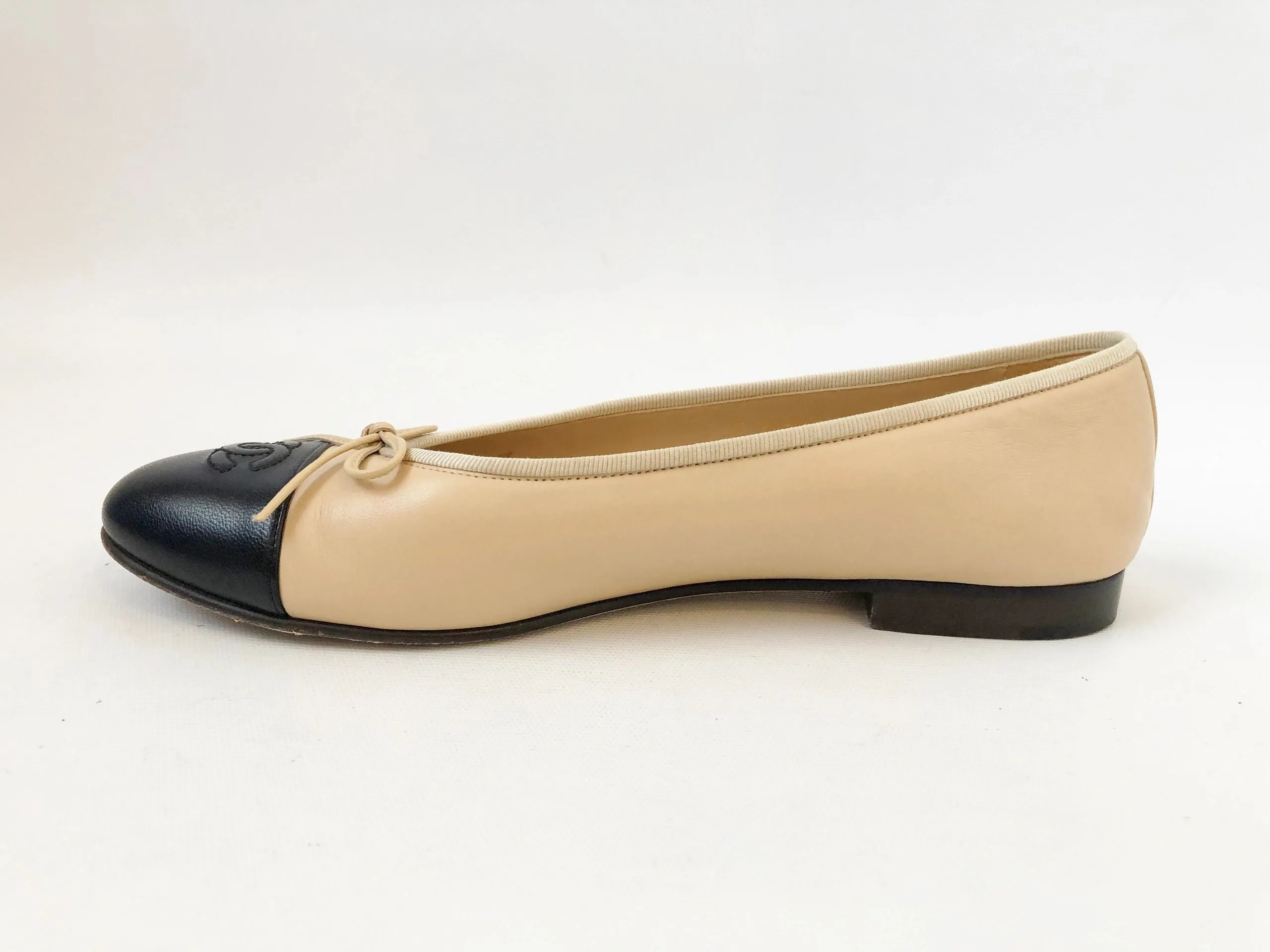 Chanel Cap-Toe Ballet Flats Size 42 It (12 Us)
