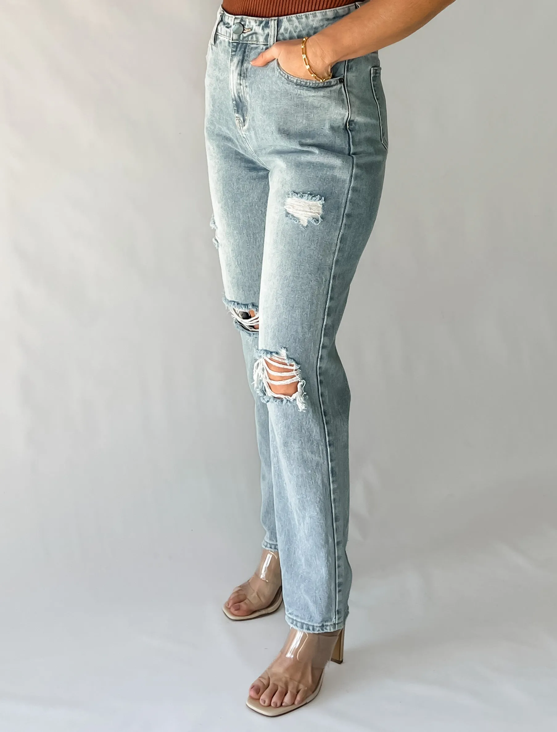 CLAUDI JEANS - DISTRESSED LIGHT BLUE