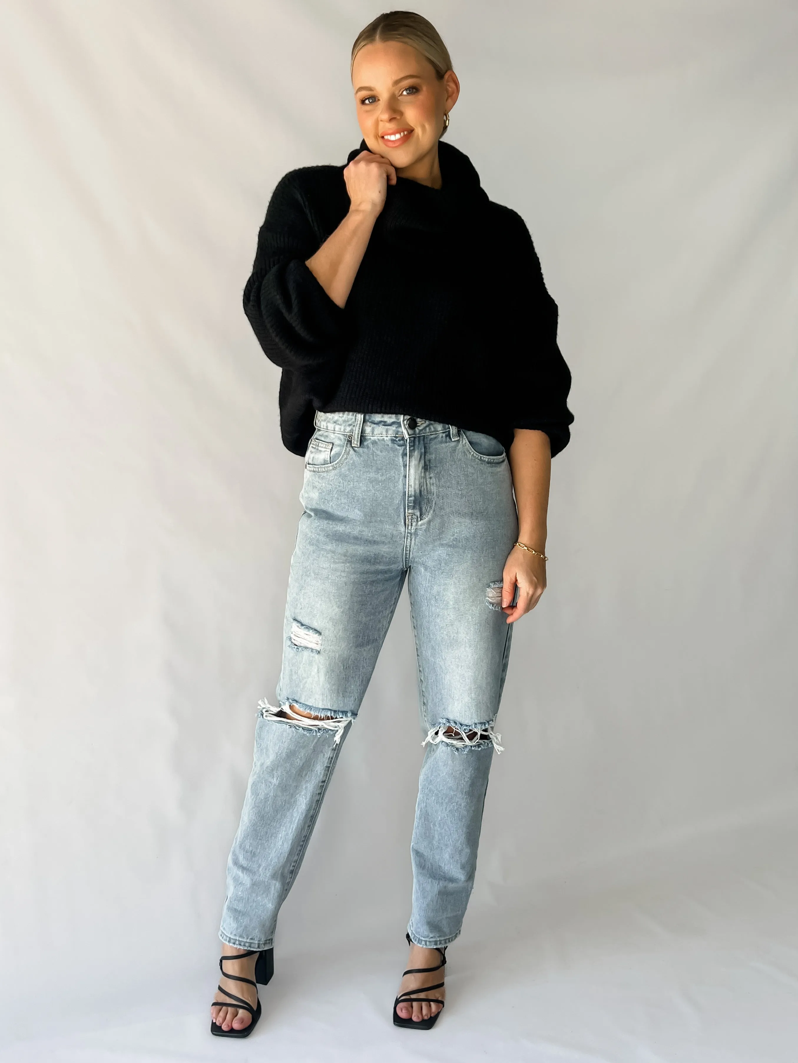 CLAUDI JEANS - DISTRESSED LIGHT BLUE