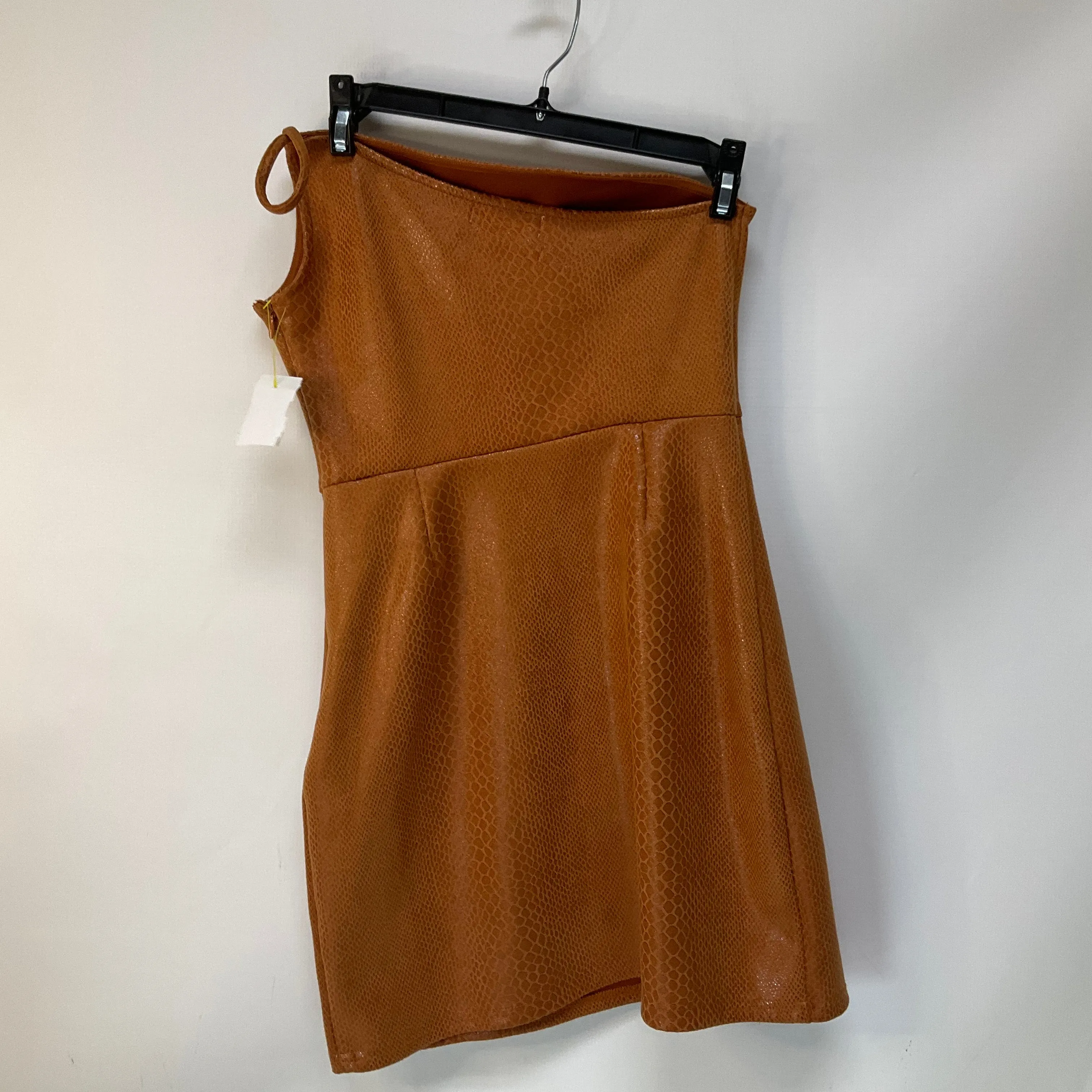 Dress Casual Short By Urban Outfitters In Tan, Size: S