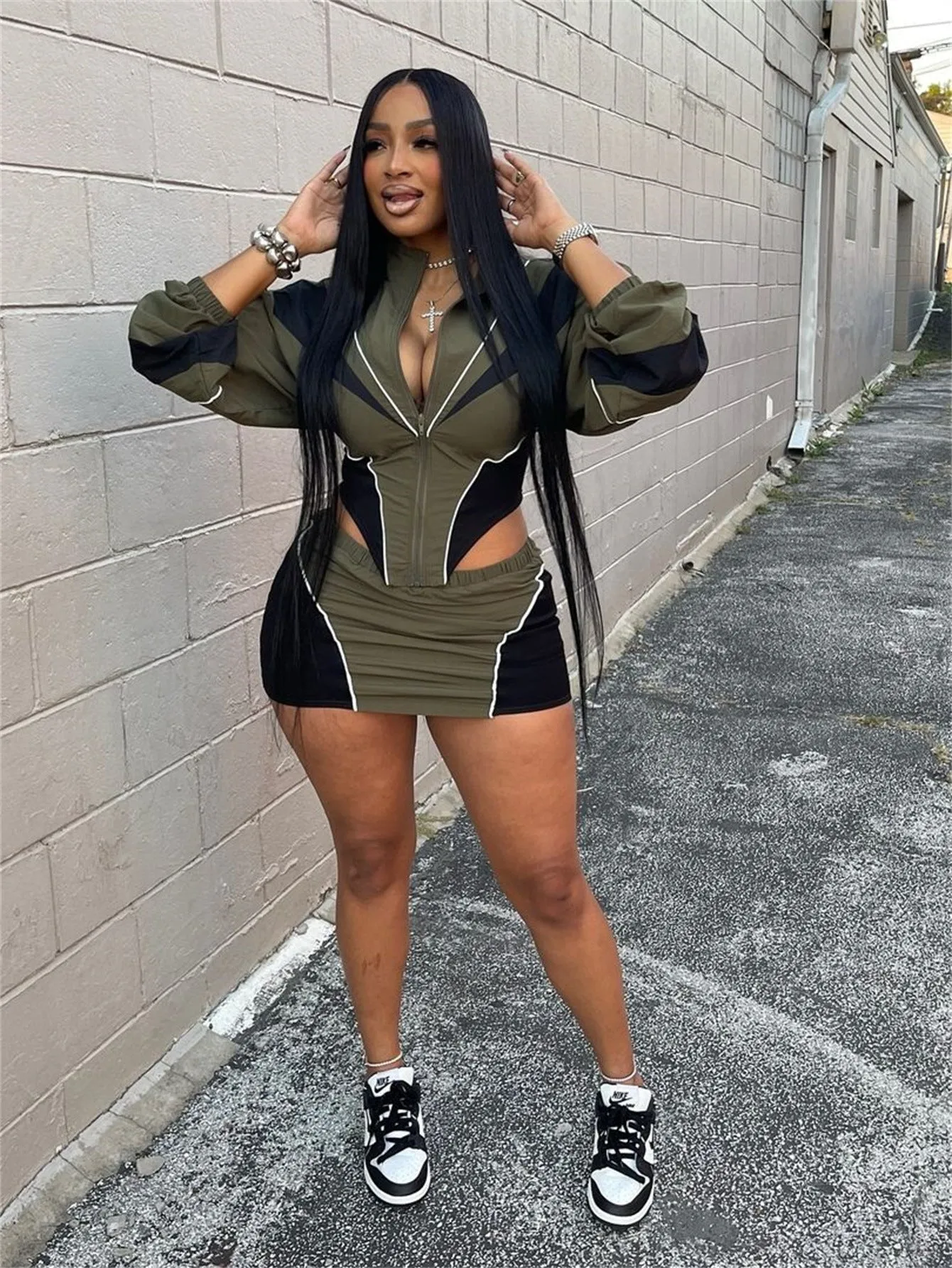 Edgy Sports-Inspired Contrast Two-Piece Skirt Set