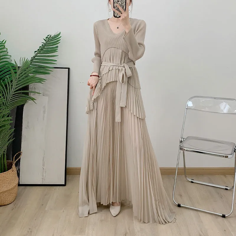 Elegant Long-Sleeve Pleated Maxi Dress with Waist Tie