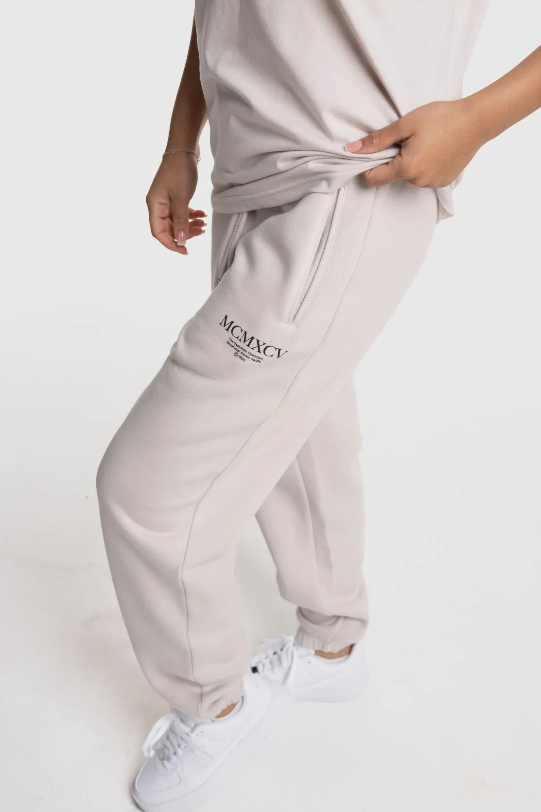 GLACIER JOGGER - OFF WHITE