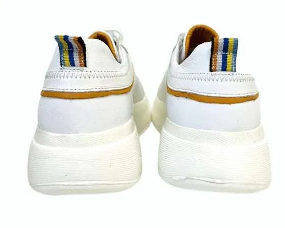 Karen Koo 242335WH- Trainer