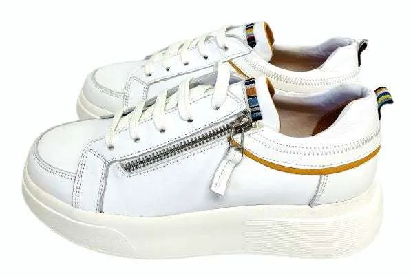 Karen Koo 242335WH- Trainer