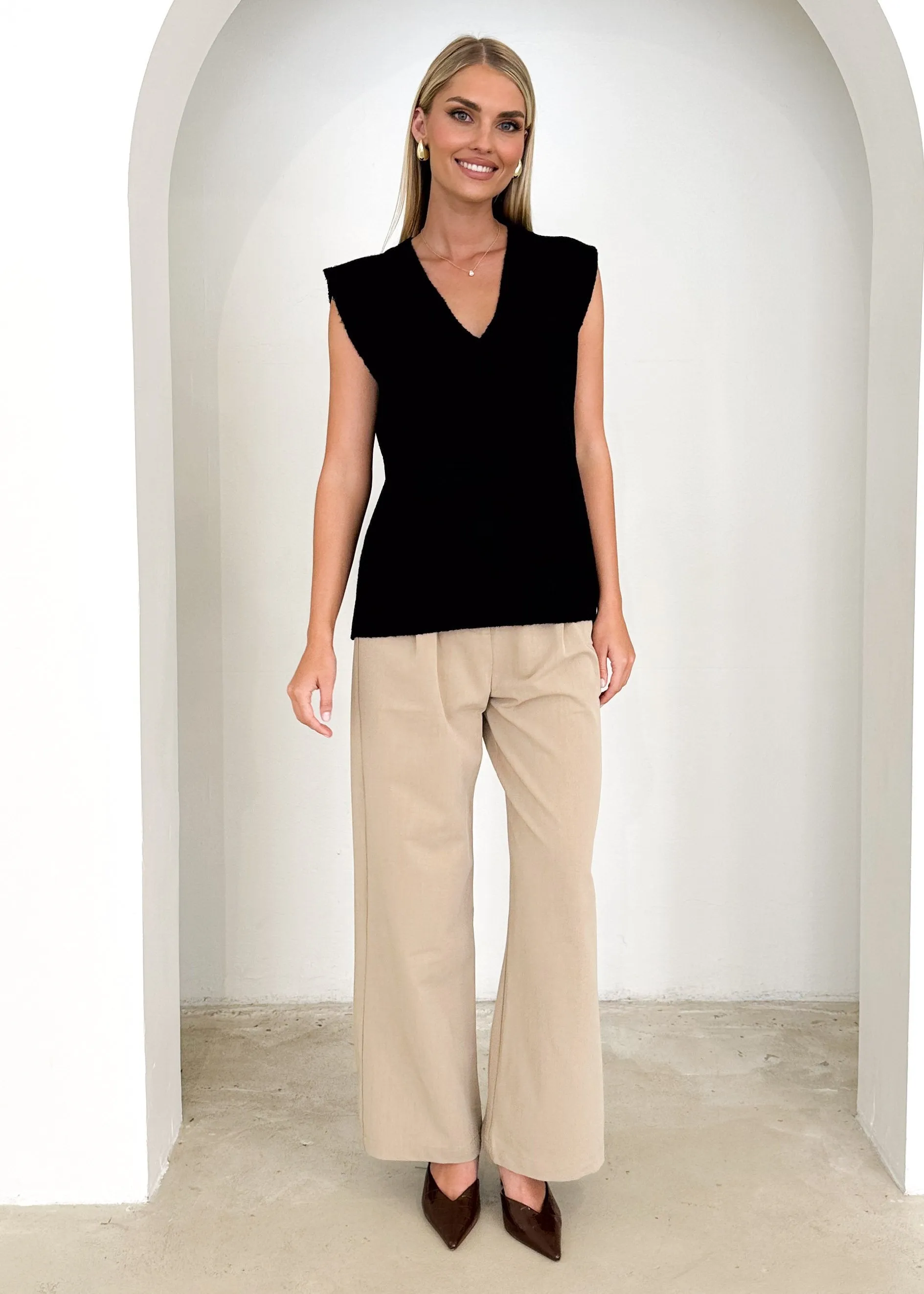 Lartra Knit Vest - Black
