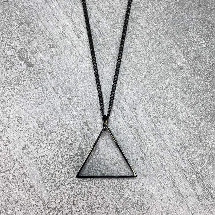 Minimal Triangle Necklace - All Black