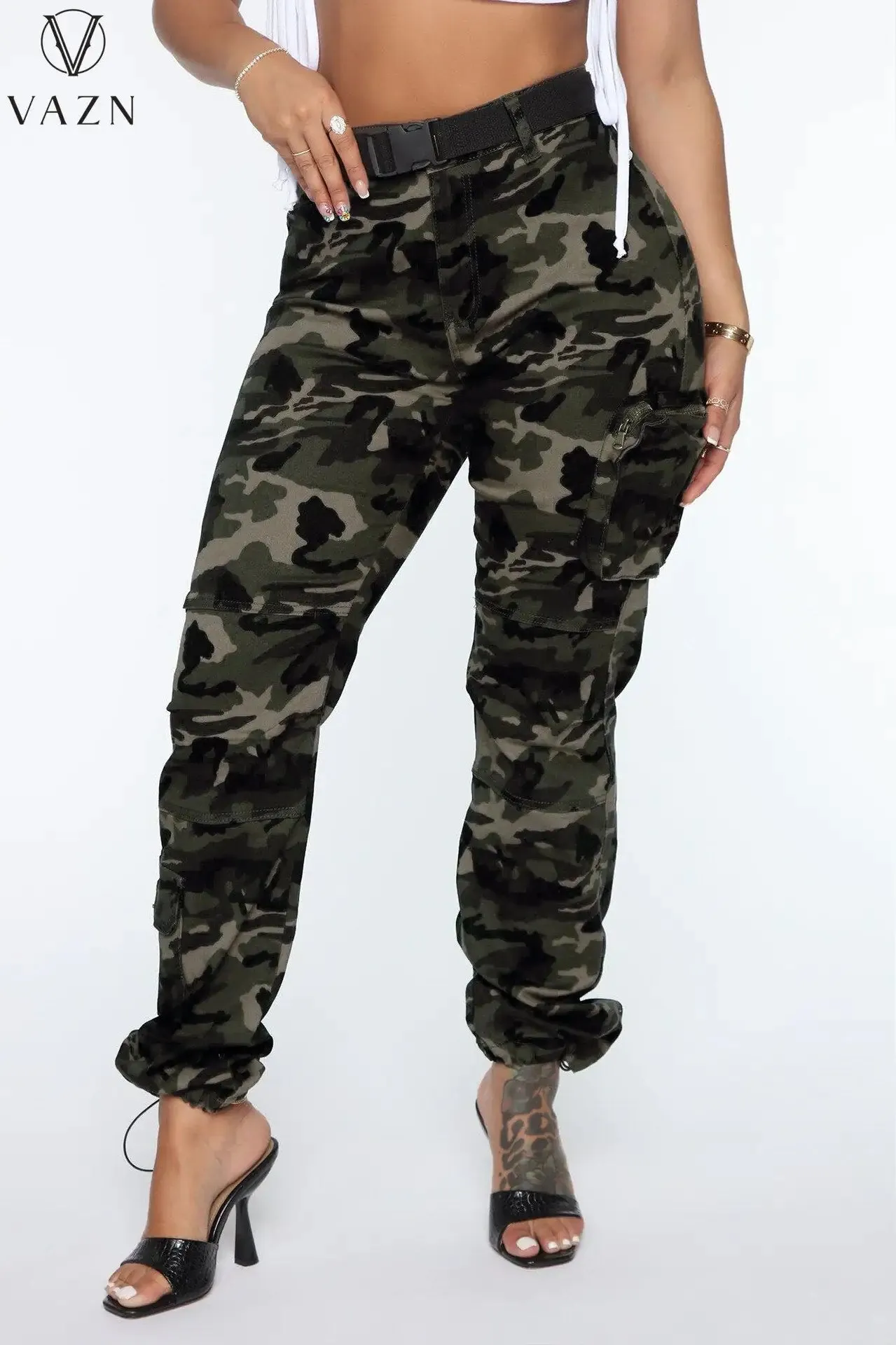 "Street Vibes – Camouflage Pocket Denim"