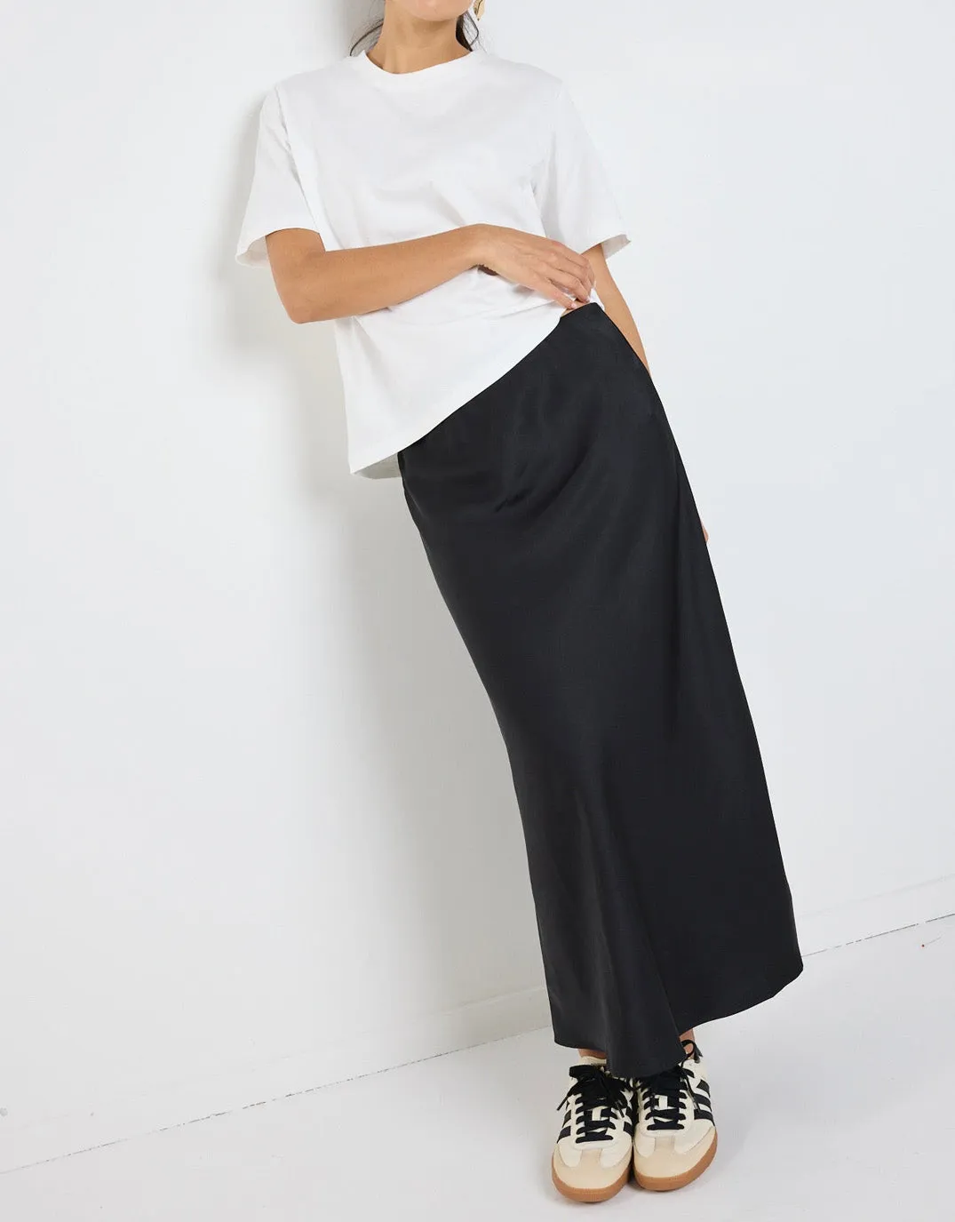 Rosette Satin Skirt - Black