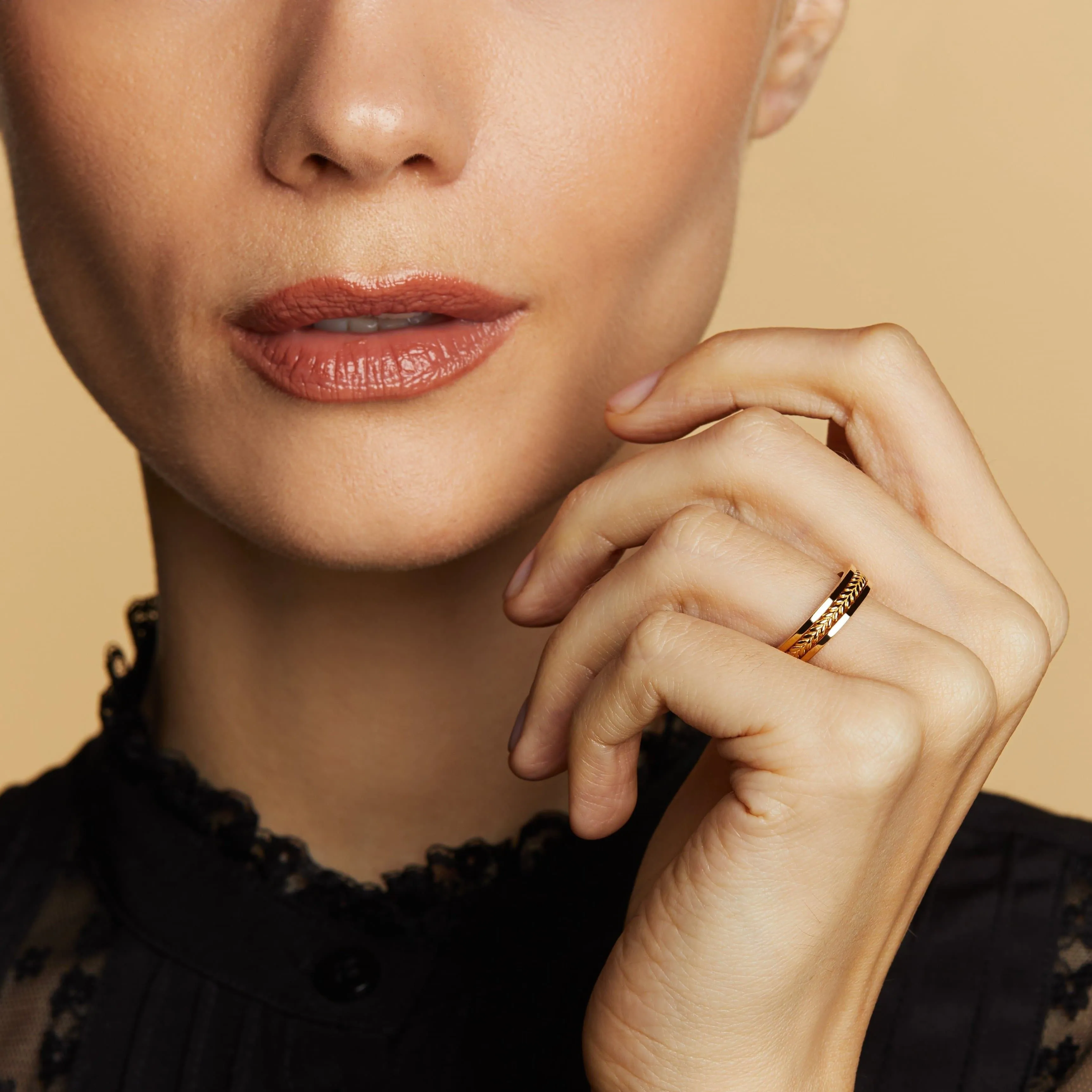 Smitten Laurel Wedding Ring, Size 6