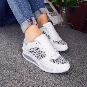 Swinging platform trainers for women