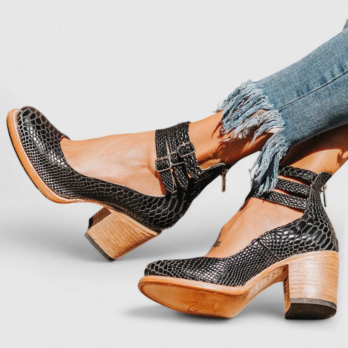 The Medina - Vintage Classic Heels