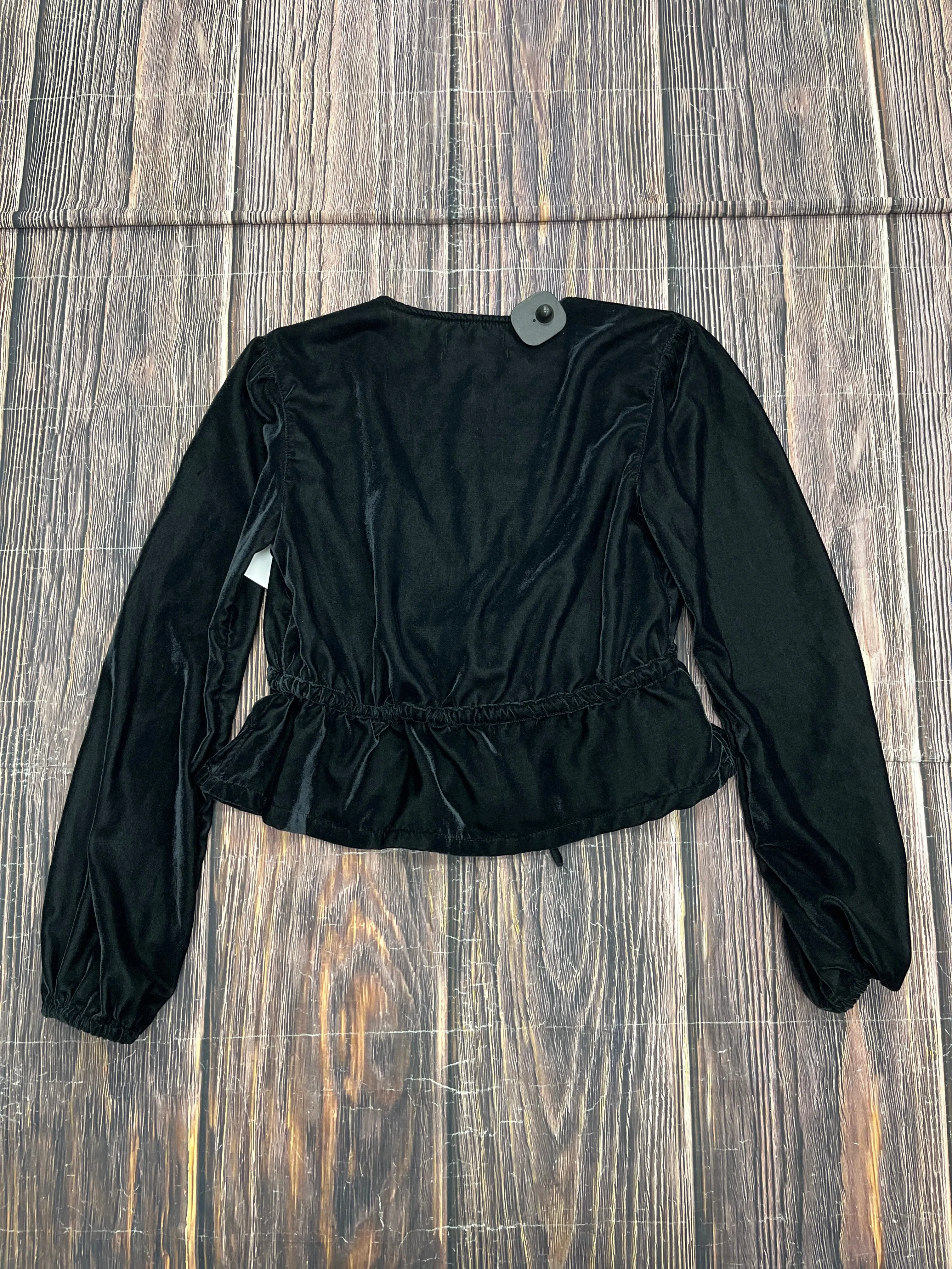Top Long Sleeve By Urban Outfitters In Black, Size: S
