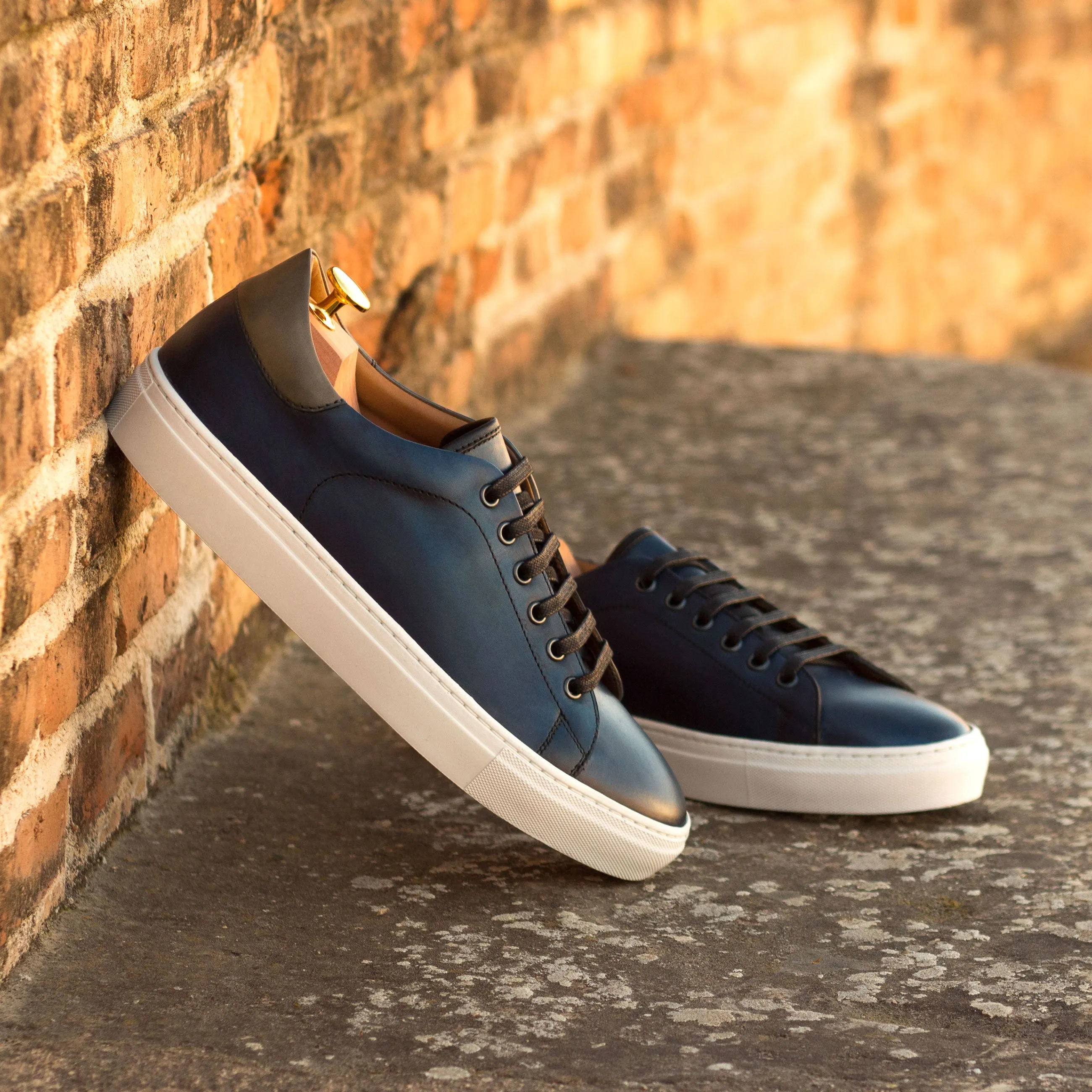 Trainers VI