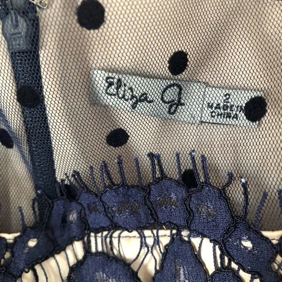 Wedding Cocktail dress Eliza J. Navy Lace illusion neckline women's size 2