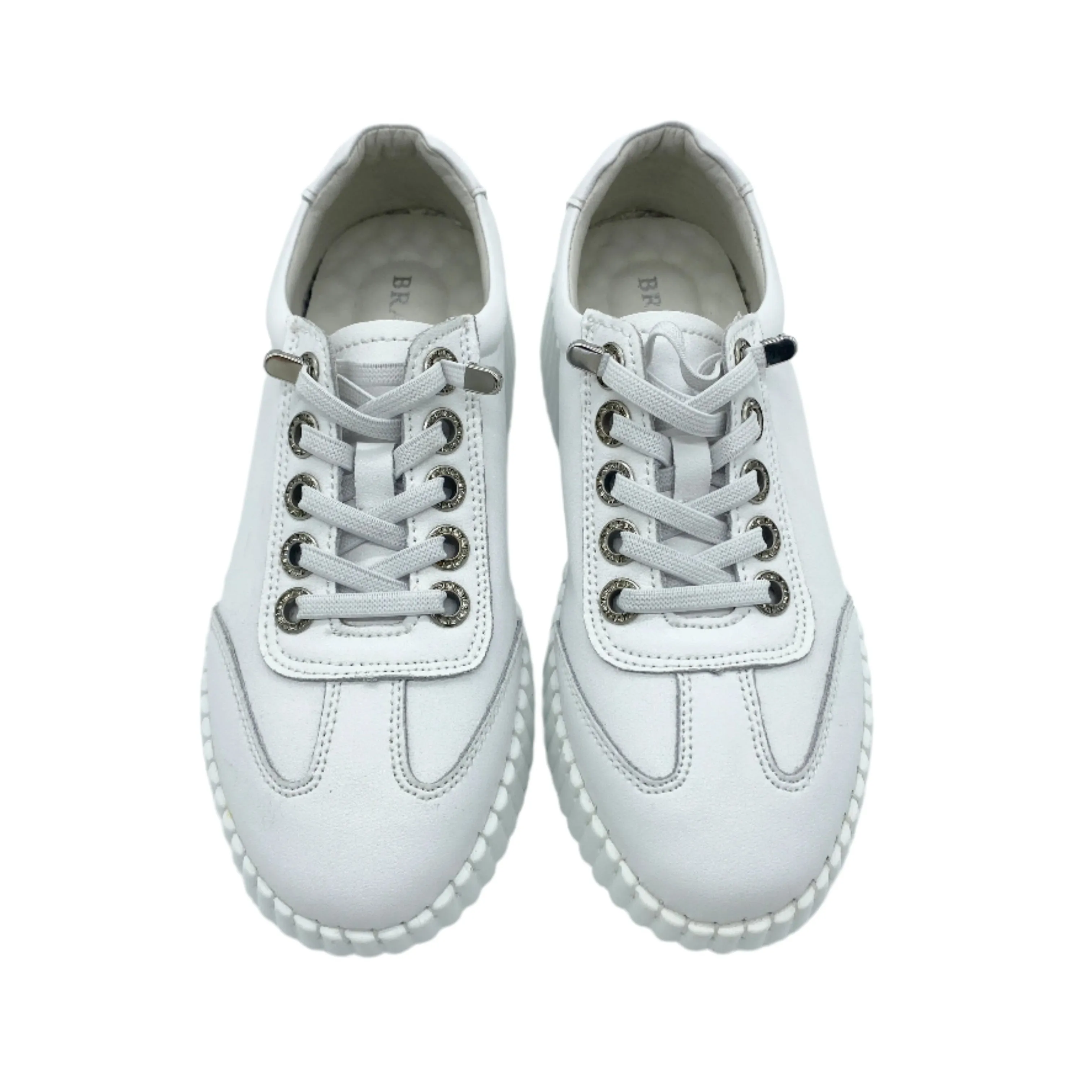 White sneaker with elastic lace